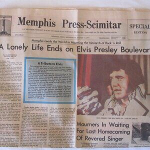 Lot of Elvis Death Memphis Newspapers 8/17/1977 + Extras & 1986 Challenger Space